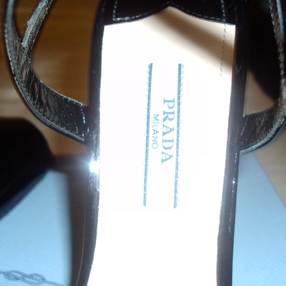 Prada - Picture 5 of 6